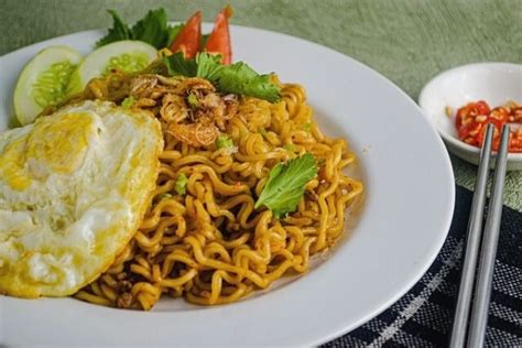 Does Noodles Make You Fat? And Why Do They Always Taste Better at Midnight?